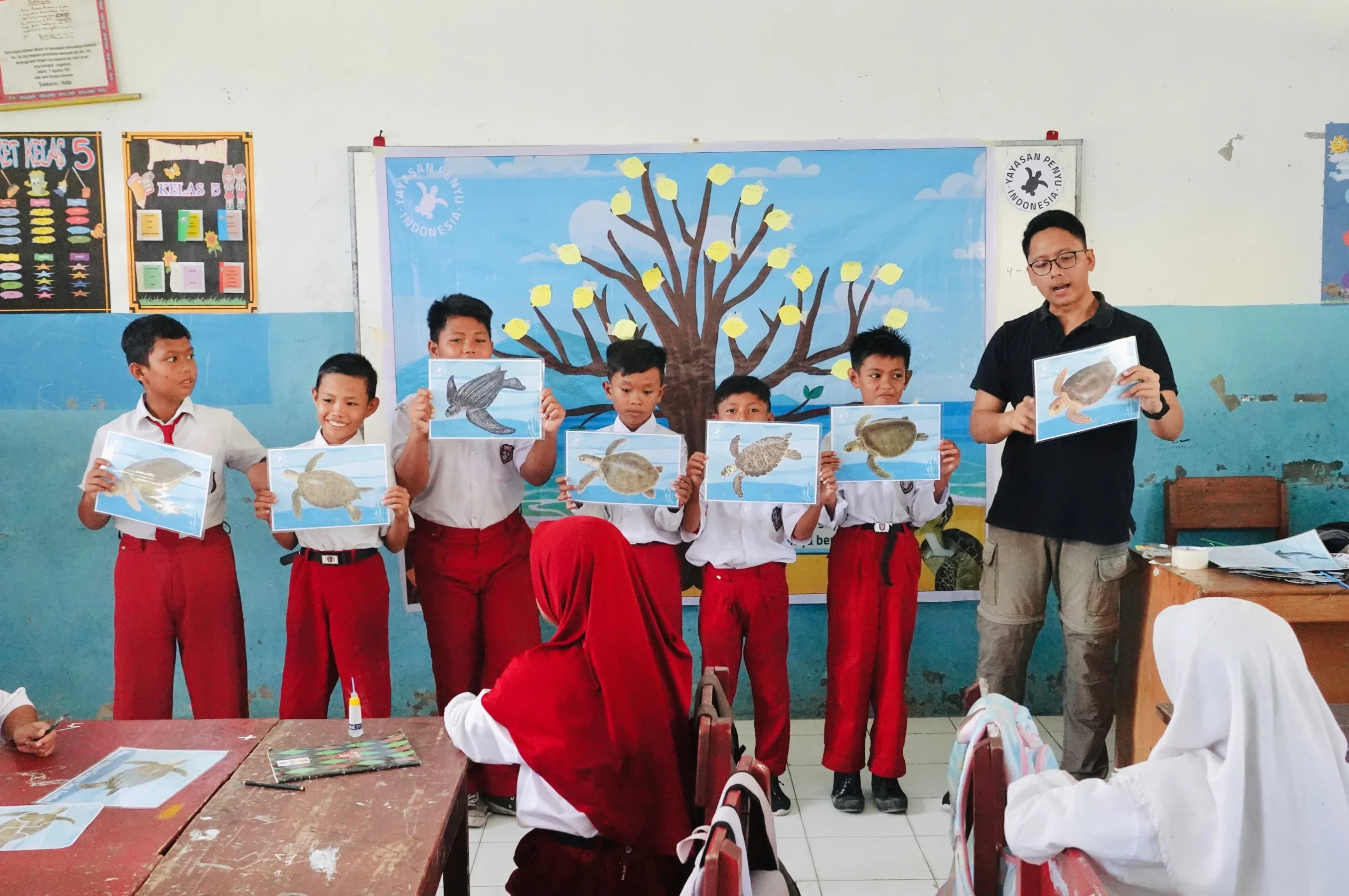 Serunya belajar bersama tentang penyu di Pulau Balikukup, Berau